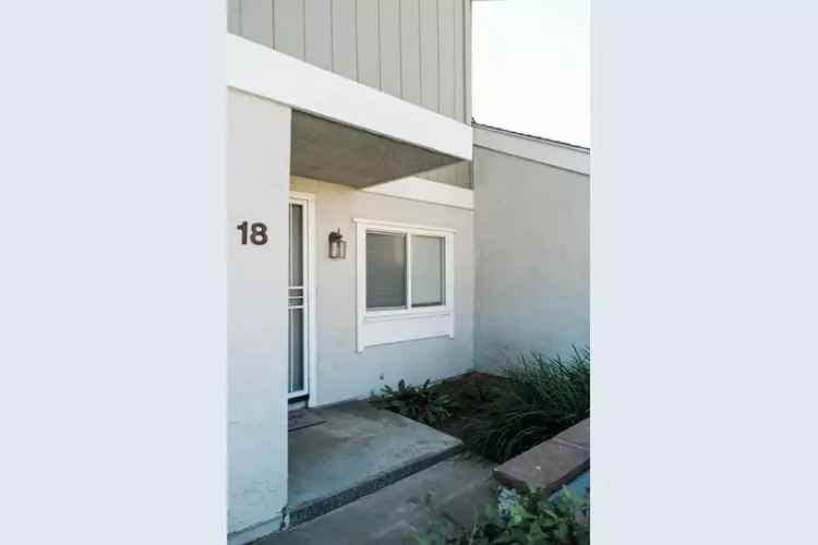 Condo For Sale in 18, Fuchsia, Irvine, California