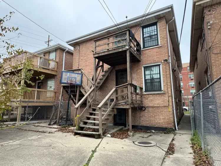 Multi-family house For Sale in 7443, South Rockwell Street, Chicago, Illinois