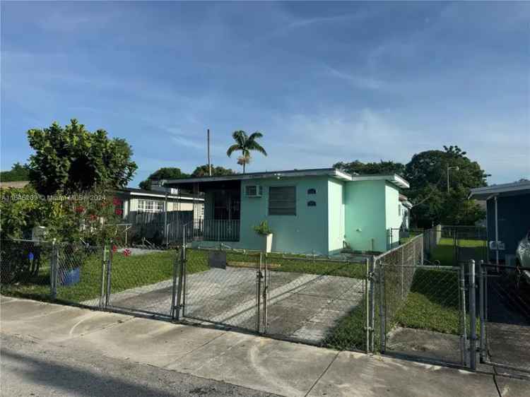 Multi-family house For Sale in 5147, Northwest 1st Street, Miami, Florida