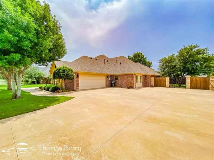 Single-family house For Sale in 2309, Lynbrook Drive, Abilene, Texas