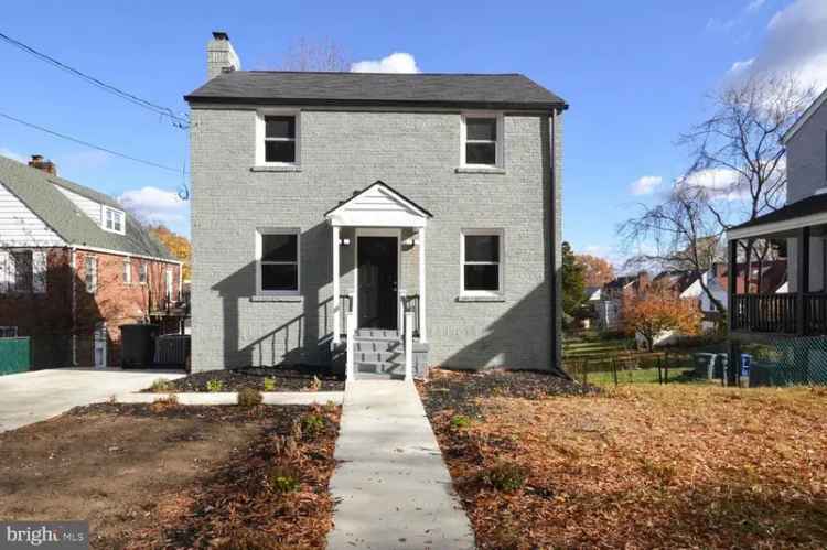 Single-family house For Sale in 4104, Martin Luther King Junior Avenue Southwest, Washington, District of Columbia