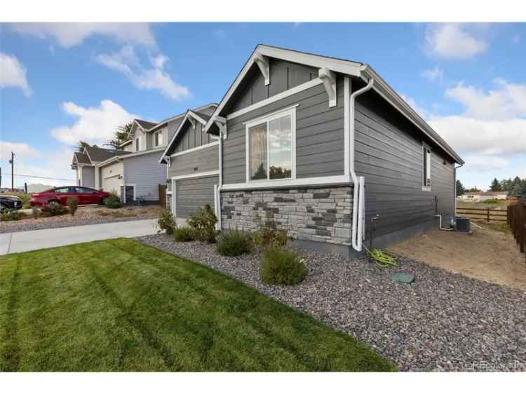 Almost New Home in Highlands Mead with 2 Beds 2 Baths