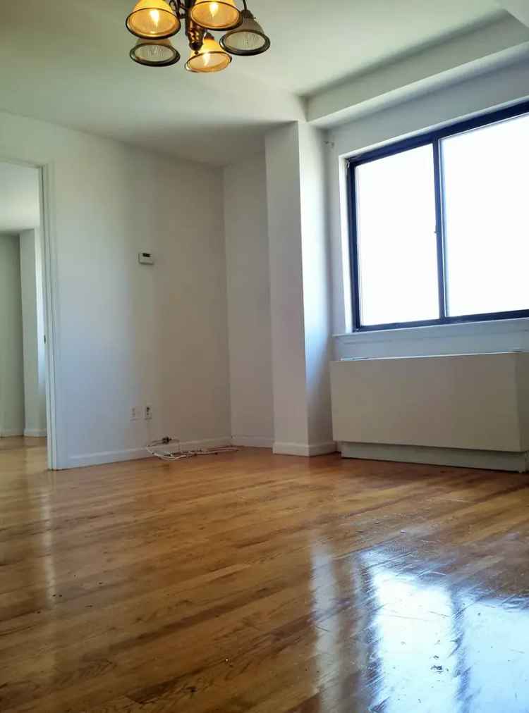 2 BR Apartment for Rent Near Public Transit