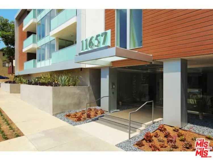 Multi-family house For Sale in 11657, Chenault Street, Los Angeles, California