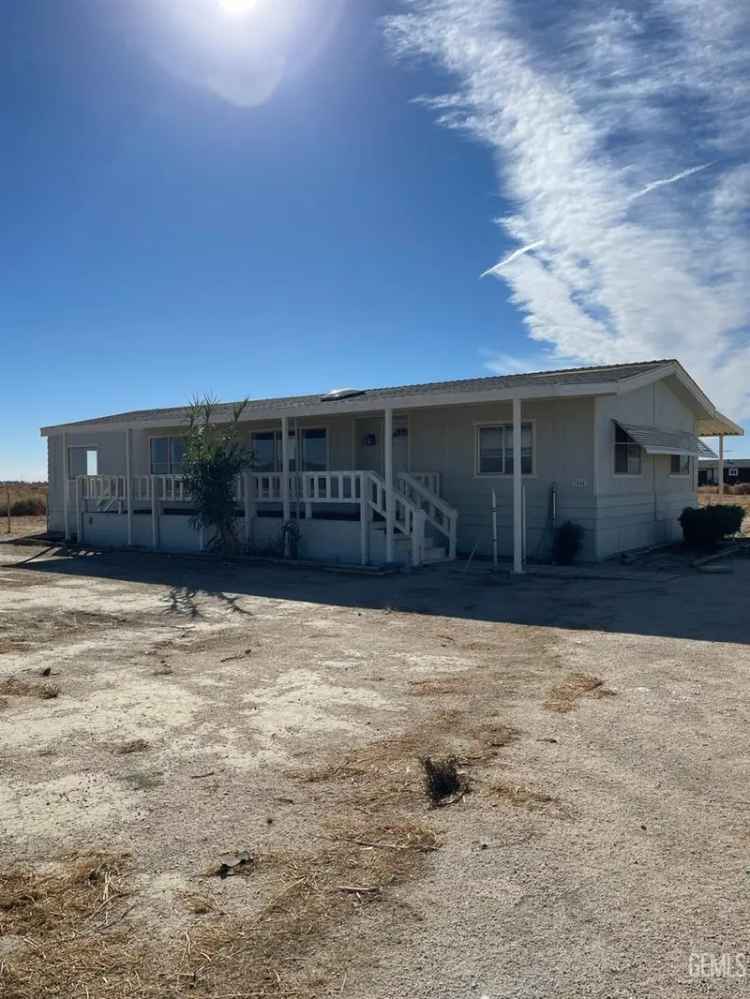 Single-family house For Sale in Rosamond, California