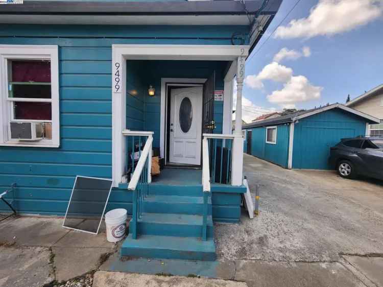 Multi-family house For Sale in 9499, E Street, Oakland, California