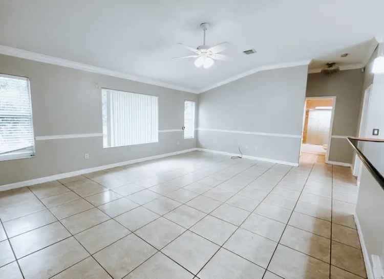 Single-family house For Sale in 1844, Southwest Bradway Lane, Port Saint Lucie, Florida