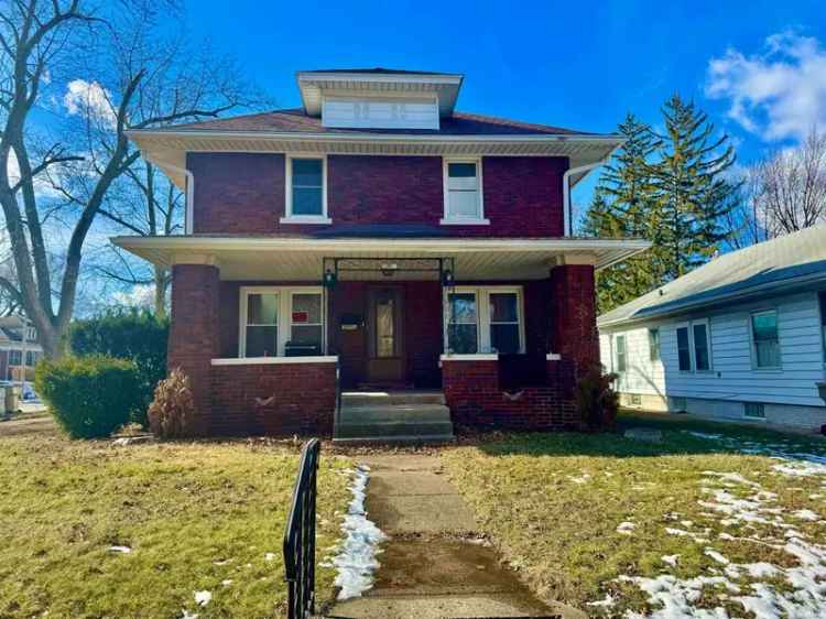 Single-family house For Sale in 2421, Miami Street, South Bend, Indiana