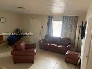 Single-family house For Sale in 2885, Northwest 56th Street, Hialeah, Florida