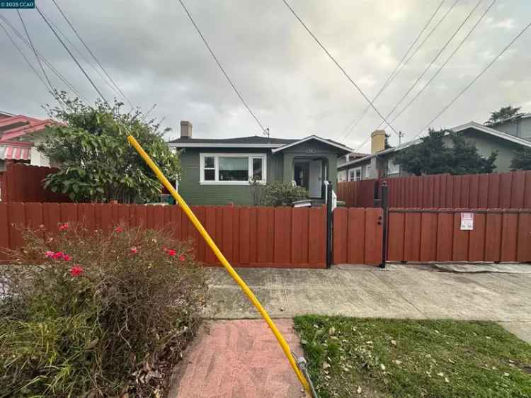 Single-family house For Sale in 2314, 66th Avenue, Oakland, California