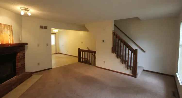 Blue Springs Townhouse for Rent Near Park