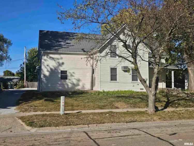 Multi-family house For Sale in 510, 2nd Street, DeWitt, Iowa