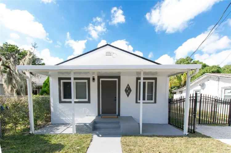 Single-family house For Sale in 8020, Northwest 10th Avenue, Hialeah, Florida