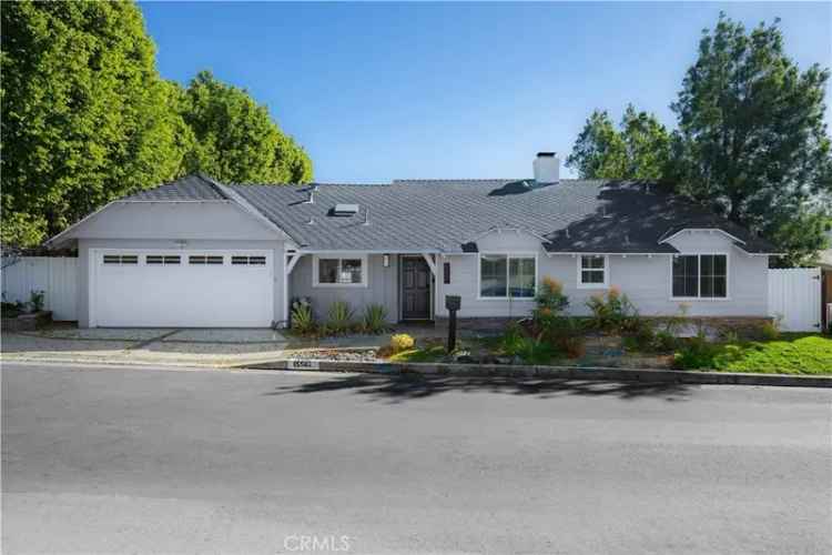 Single-family house For Sale in 15501, Briarwood Drive, Los Angeles, California