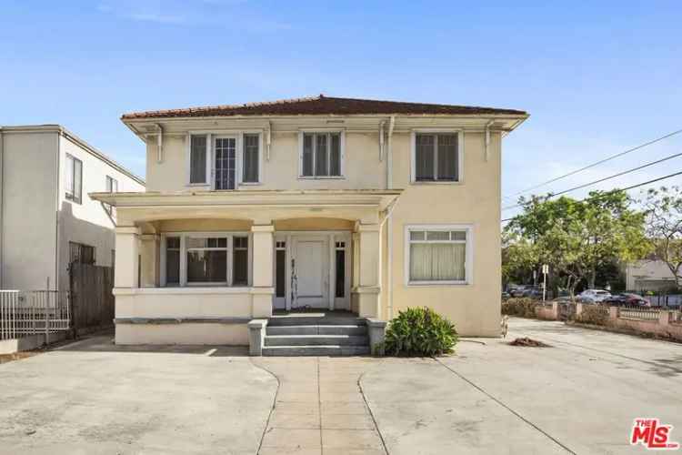 Single-family house For Sale in 1900, Rodney Drive, Los Angeles, California