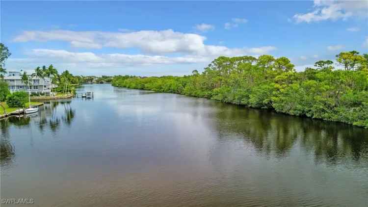 Single-family house For Sale in 3766, Riviera Circle, Bonita Springs, Florida