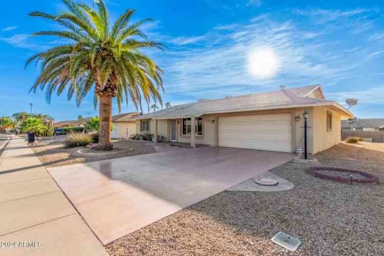 Single-family house For Sale in 13019, West Rampart Drive, Sun City West, Arizona