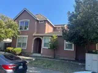 Single-family house For Sale in Sacramento, California