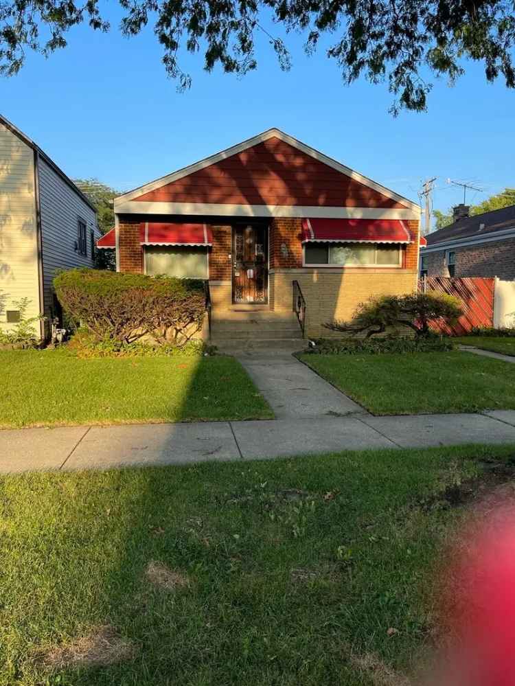 Single-family house For Sale in 343, 24th Avenue, Bellwood, Illinois