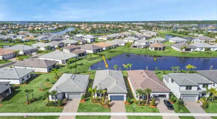 Single-family house For Sale in Port Saint Lucie, Florida