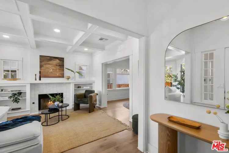 Single-family house For Sale in 950, West 46th Street, Los Angeles, California