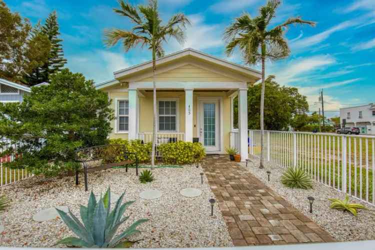 Single-family house For Sale in 405, South M Street, Lake Worth Beach, Florida