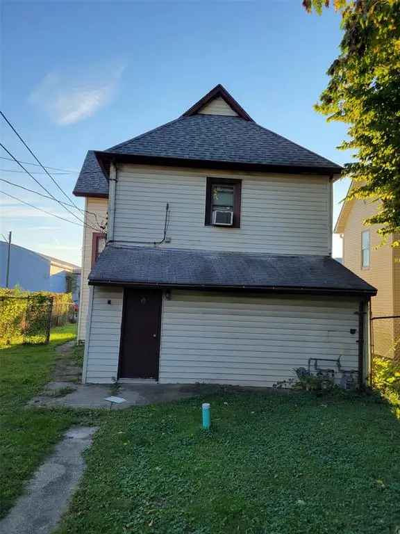 Multi-family house For Sale in 2520, Winthrop Avenue, Indianapolis, Indiana