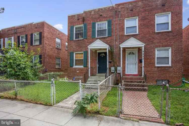 Single-family house For Sale in 3329, Dubois Place Southeast, Washington, District of Columbia