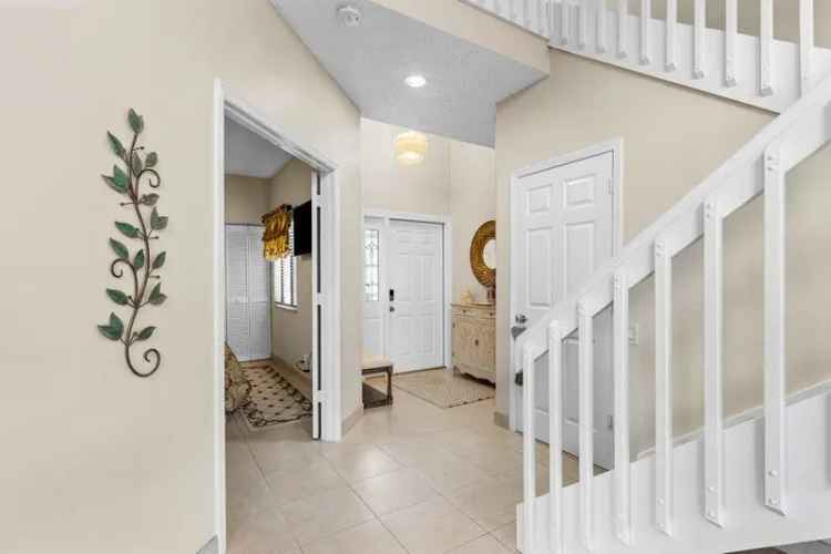 Single-family house For Sale in 5548, Fox Hollow Drive, Boca Raton, Florida