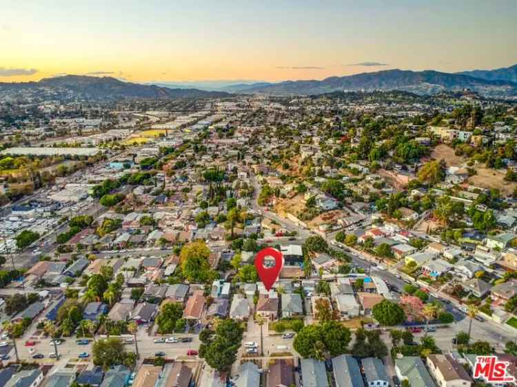 Single-family house For Sale in 2913, Elm Street, Los Angeles, California