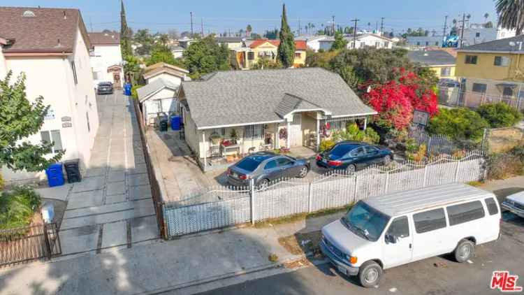 Single-family house For Sale in 707, West 80th Street, Los Angeles, California