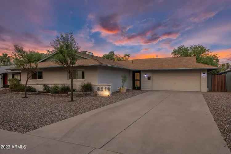 Single-family house For Sale in 8219, East Valley View Road, Scottsdale, Arizona