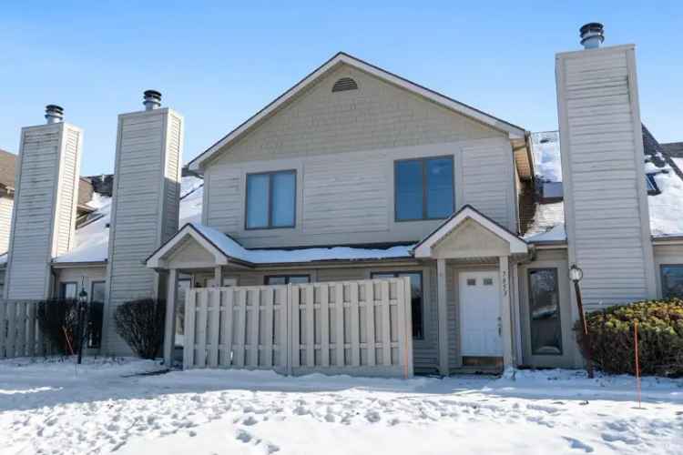 Condo For Sale in 7853, Harrisburg Lane, Fort Wayne, Indiana