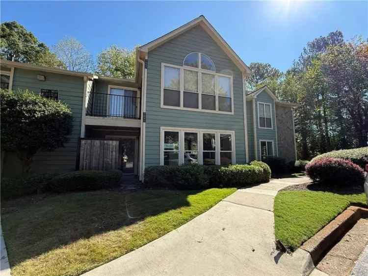 Condo For Sale in Roswell, Georgia