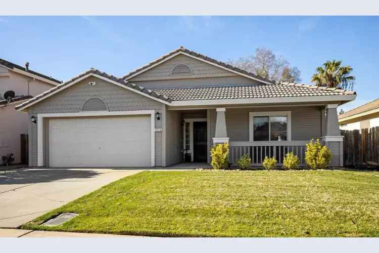 Single-family house For Sale in 2219, Starling Way, Lodi, California