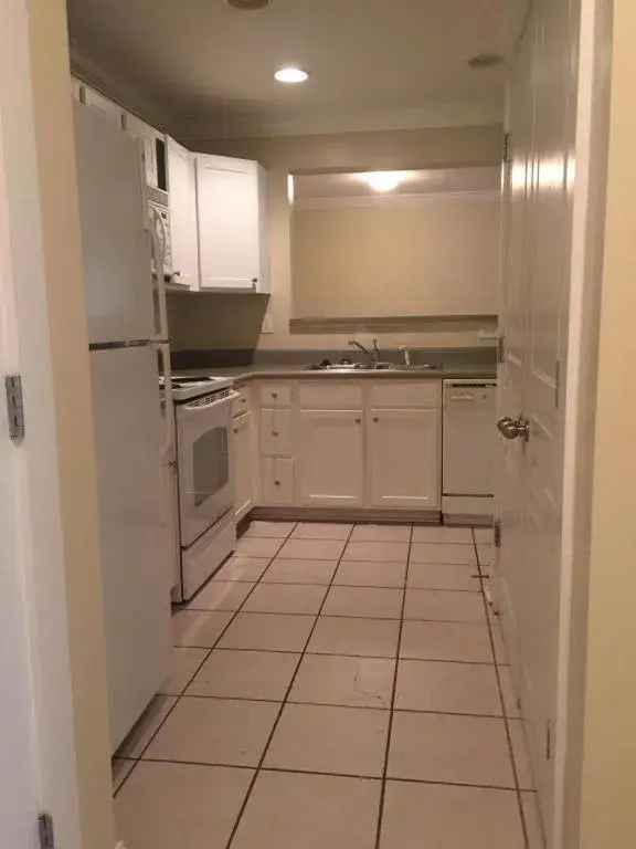 4 Bed 4 Bath Condo for Rent - College Student Paradise