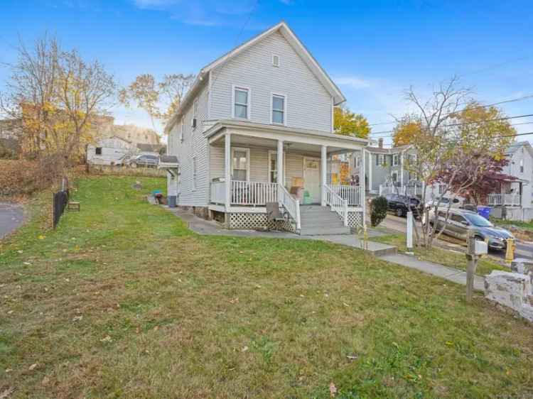 Single-family house For Sale in 114, West Street, Danbury, Connecticut