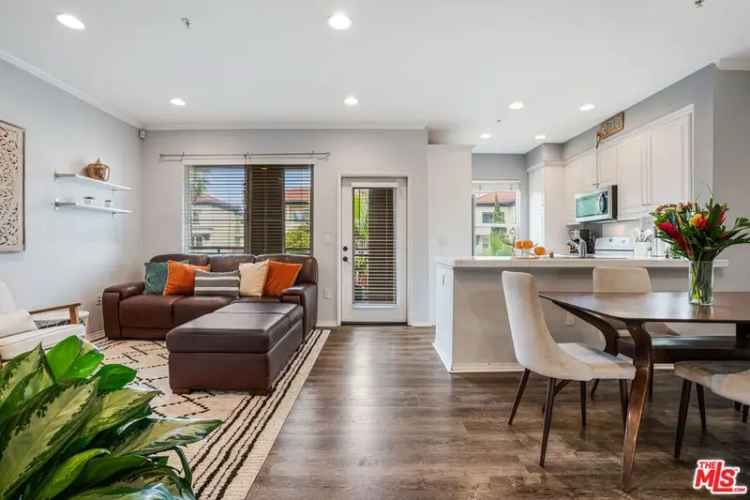 Condo For Sale in 6020, Seabluff Drive, Los Angeles, California