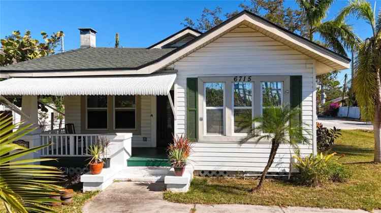 Single-family house For Sale in Saint Petersburg, Florida