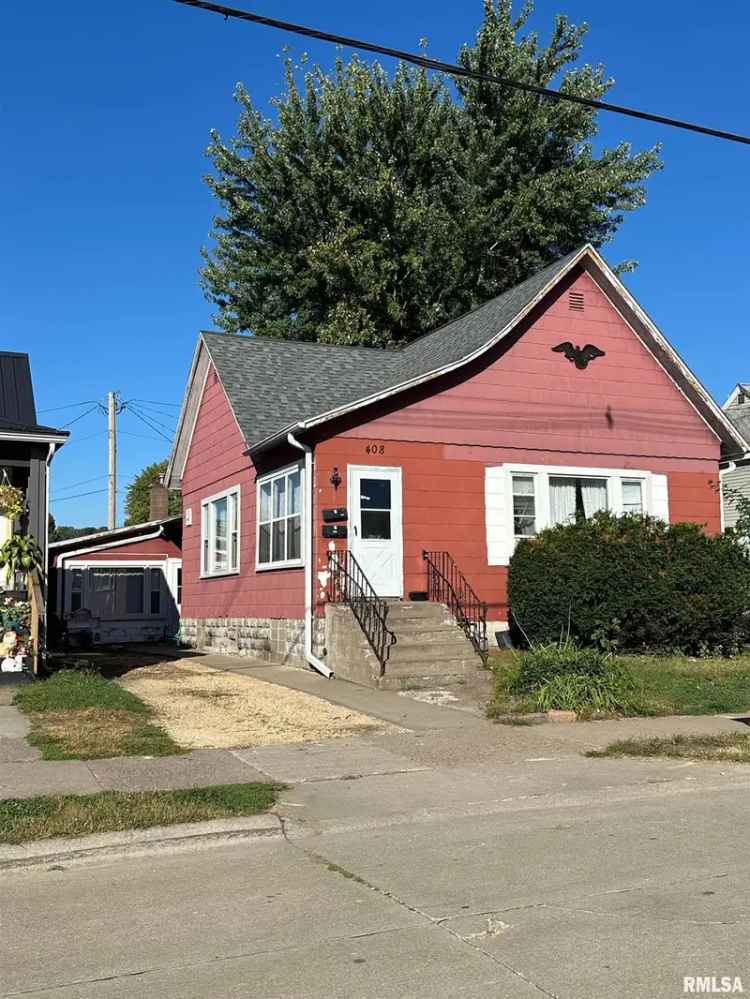 Multi-family house For Sale in 408, South 7th Street, Clinton, Iowa