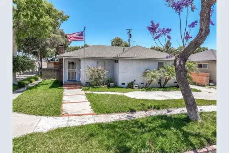 Single-family house For Sale in Long Beach, California