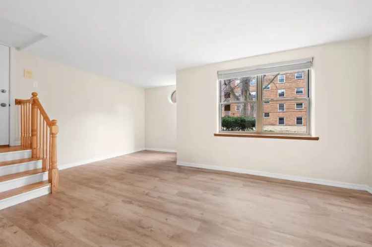 Condo For Sale in 4935, North Wolcott Avenue, Chicago, Illinois