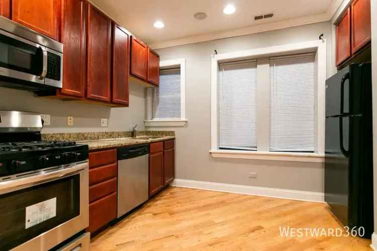 Rogers Park 2b2b Condo Quality Apartment - April 1st