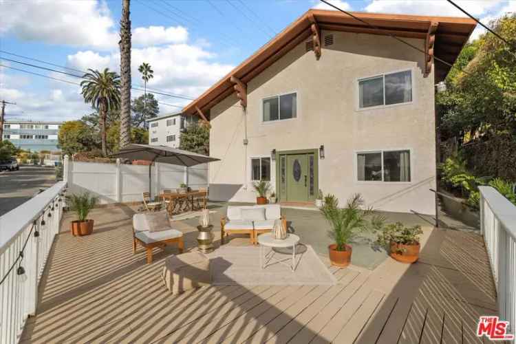 Single-family house For Sale in 3416, Glenalbyn Drive, Los Angeles, California