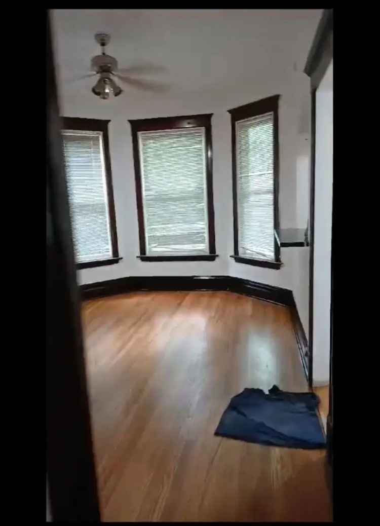 Multi-family house For Sale in 1511, West Garfield Boulevard, Chicago, Illinois