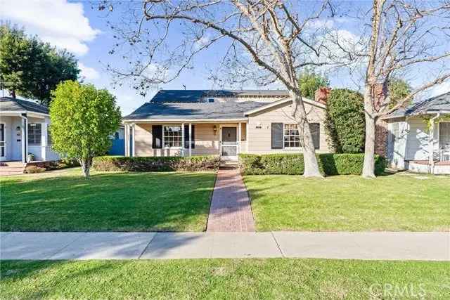 Single-family house For Sale in 3953, Gaviota Avenue, Long Beach, California