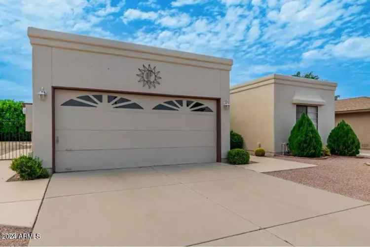 Single-family house For Sale in 26646, South New Town Drive, Sun Lakes, Arizona