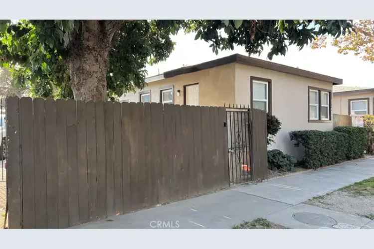 Multi-family house For Sale in 496, East Sunset Street, Long Beach, California