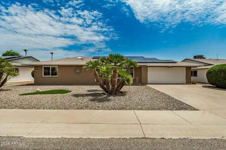 Single-family house For Sale in 18007, North 135th Drive, Sun City West, Arizona