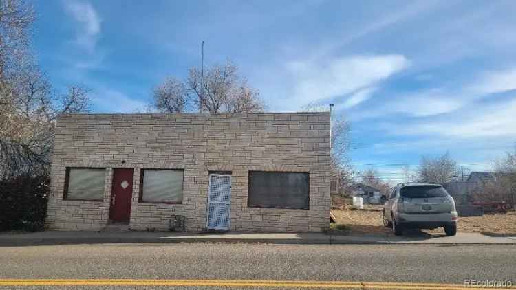 Single-family house For Sale in Sheridan, Colorado